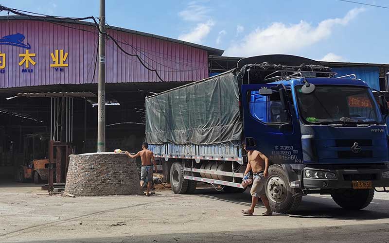 九米六的貨車可以裝多少?gòu)埥ㄖ0? 九米六的貨車可以裝多少?gòu)埥ㄖ0?